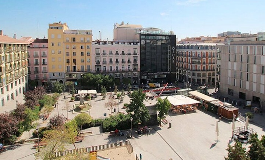 Image 8: Malasaña y Chueca Un Tour que Grita Libertad