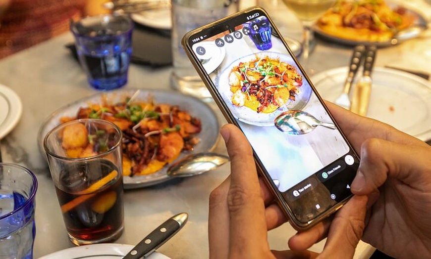 Image 6: Tour de tapas en grupo pequeño por el centro de Barcelona con 6 tap...