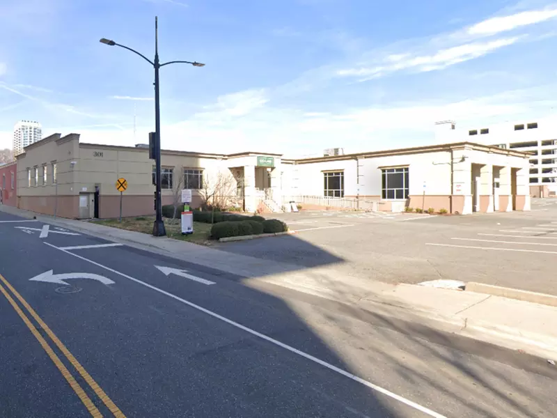 Parking at 319 E. 9th St. Lot