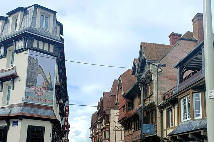 Excursion d'une journée à Étretat et Honfleur au départ de Paris Pe...