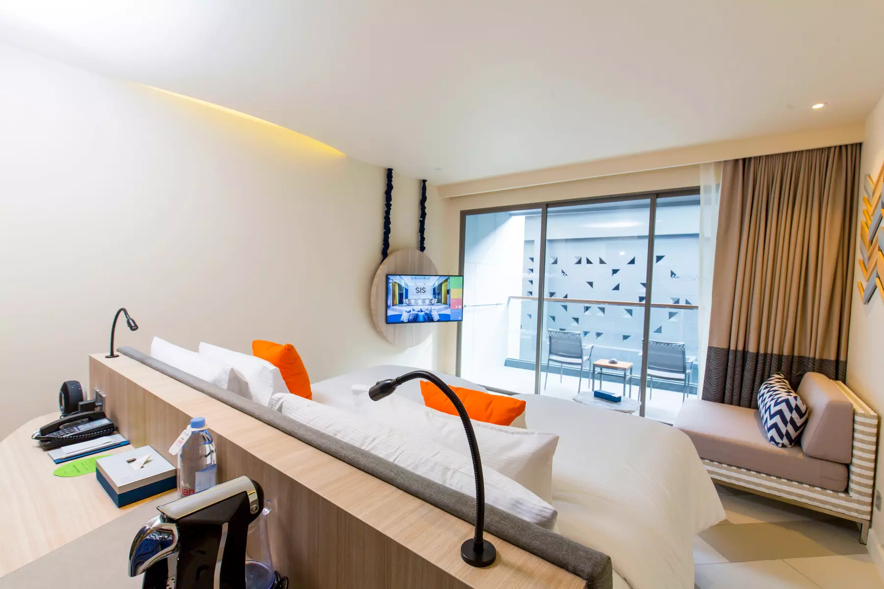 ✈ SÜDTHAILAND | Phuket - The SIS Kata - Adult Only 4*, 5 Nächte - Spa