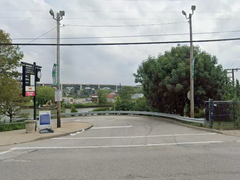 Parking at Riverview Lot