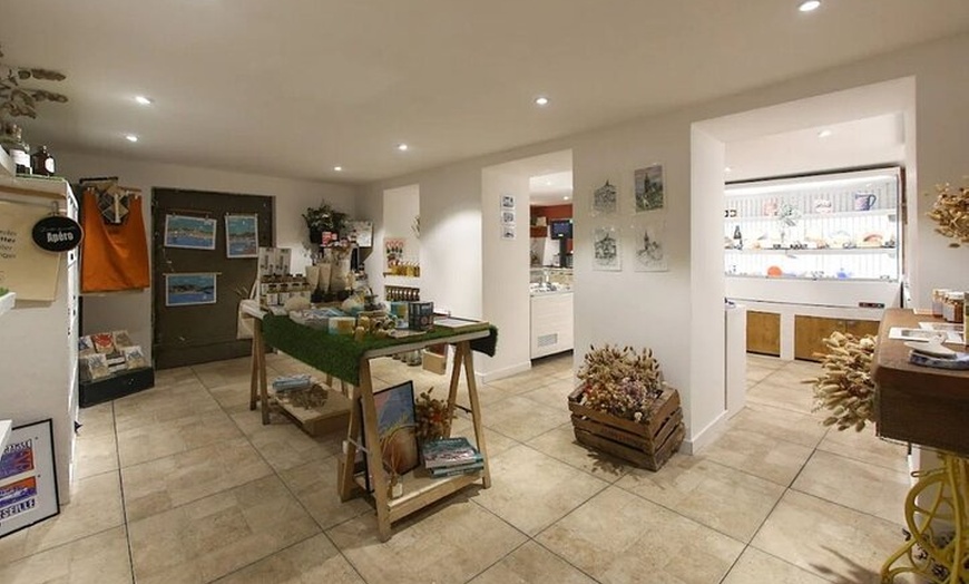 Image 5: Marseille Dégustation de fromages et vins français