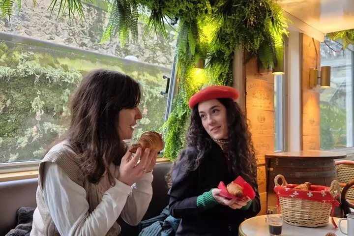 Croisière à Paris sur le Canal St Martin avec Café et Croissant - Primary Image