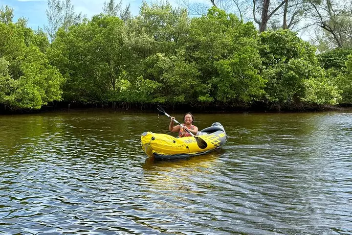 Fort Lauderdale: Kayak/SUP on Mangroves w/ Snacks & Drinks