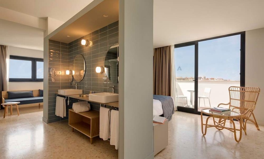 Image 10: ✈ COSTA BARCELONA | Malgrat de Mar - AQUA Hotel Silhouette & Spa - ...