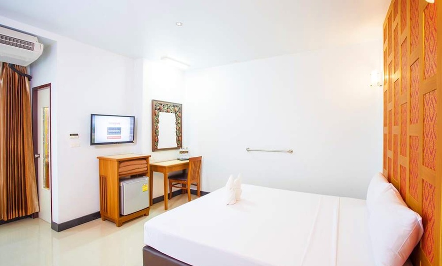 Image 16: ✈ MIDDEN VAN THAILAND | Bangkok - New Siam Palace Ville Hotel 3*, 5...