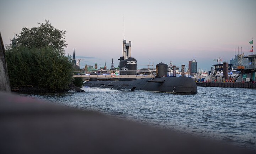 Image 22: Hamburger Hafen und Rotlichtviertel in Kleingruppen