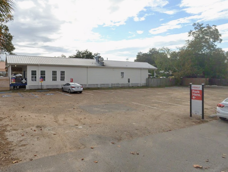 Parking at Buttercup Lot - P5807