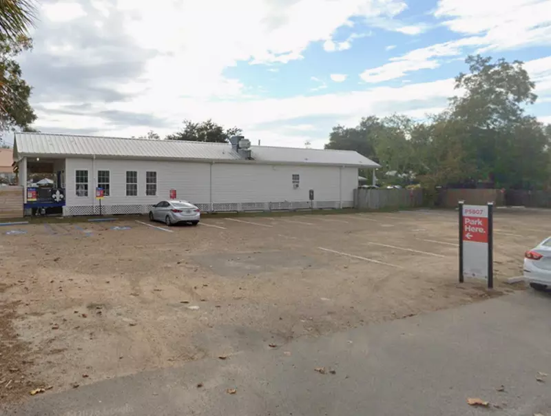 Parking at Buttercup Lot - P5807