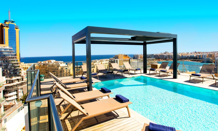 Image 1: ✈ MALTE | St Julian's - Mercure St Julian´s Malta 4* - Centre Ville