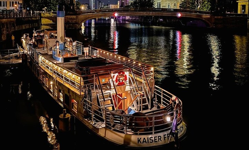Image 6: Alt-Berliner Bierabend Sonnenuntergangsfahrt auf Dampfschiff
