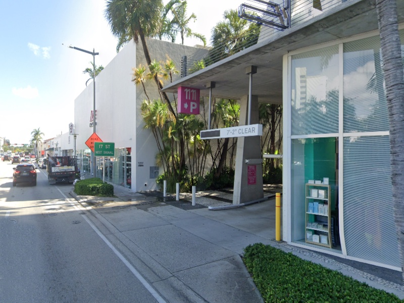 Parking at 1111 Lincoln Rd. Garage - P2562