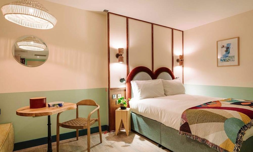 Image 4: ✈ IRLANDE DU NORD | Belfast - Room2 Belfast Hometel 4*, 2 nuit - Ci...