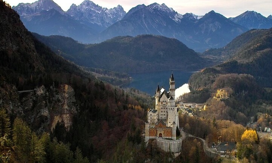 Image 3: Schloss Neuschwanstein Premium Kleingruppenzugtour