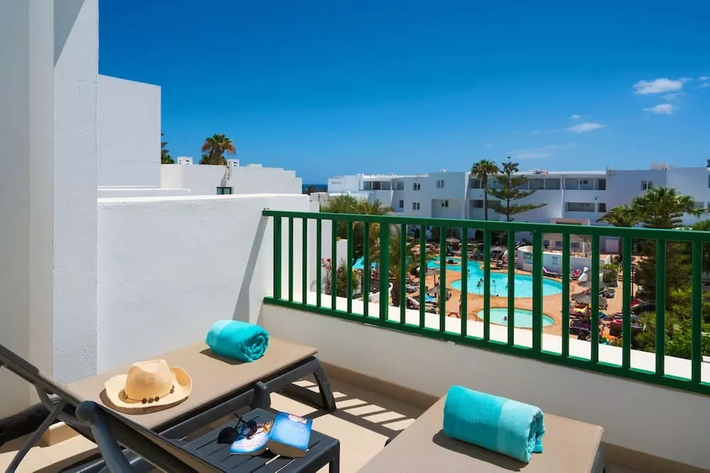 ✈ LANZAROTE | Costa Teguise - Galeón Playa 3*, 4 nights - City centre