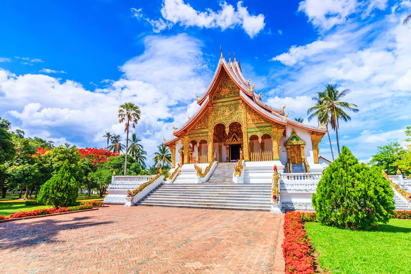 ✈ LAOS | Luang Prabang - Entdecken Sie das wilde, spirituelle und a...