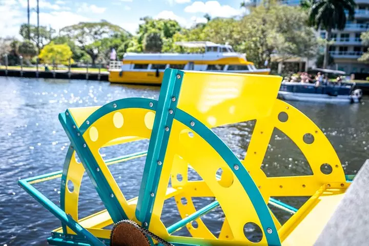 Sandbar Splash and Yacht Tour in Fort Lauderdale