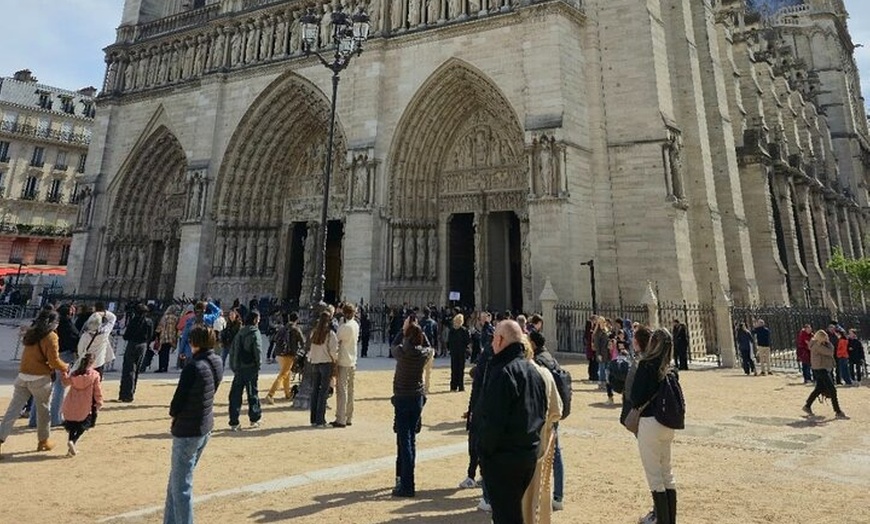 Image 3: Visite à pied de la cathédrale Notre-Dame de Paris