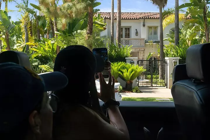 Hollywood, Beverly Hills and Celebrity Homes Open Air Van Tour