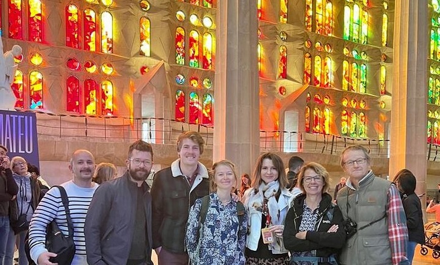 Image 2: Barcelona : Tour semiprivado Sagrada Familia sin colas