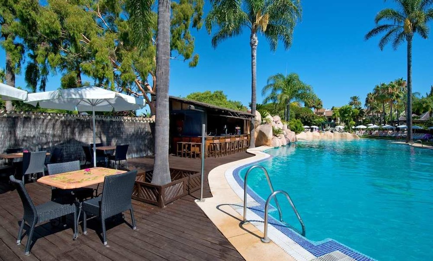 Image 39: ✈ COSTA DEL SOL | Marbella - BlueBay Banús 4*, 3 Nächte - Außenpool