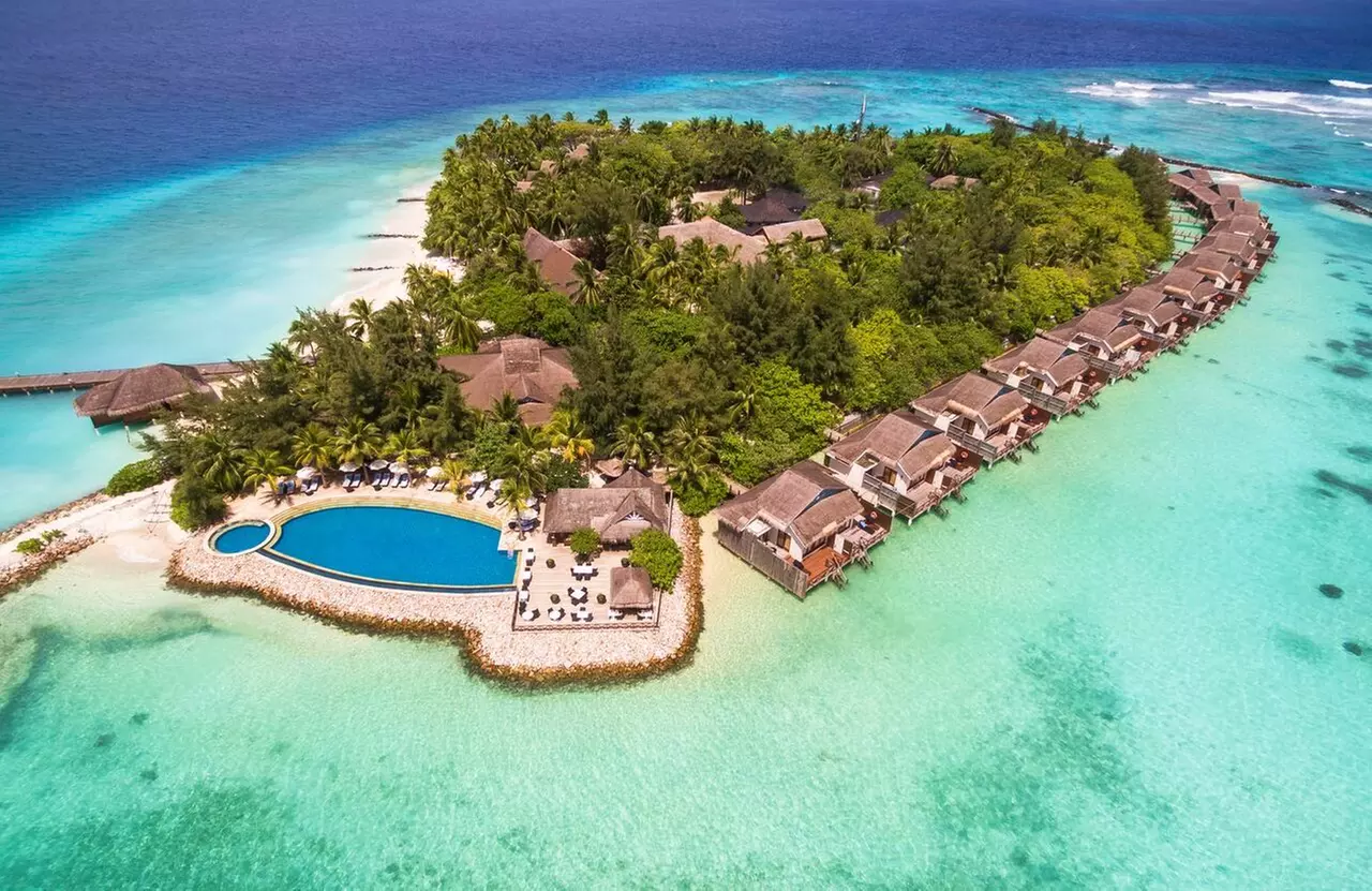 ✈ MALEDIVEN | Nord-Malé-Atoll - Taj Coral Reef Resort & Spa 5*, 5 Nächte - All-inclusive - Primary Image