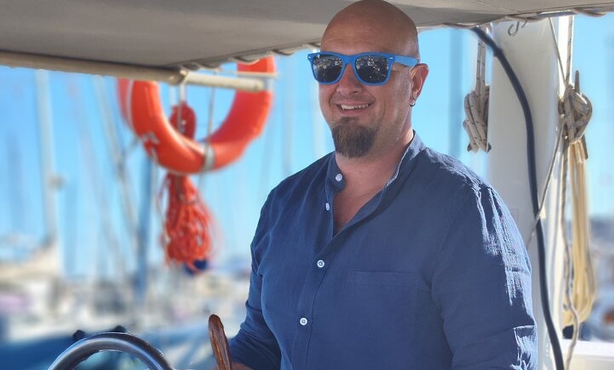 Image 14: Experiencia Gastronómica a Bordo de Velero Clásico en Palma