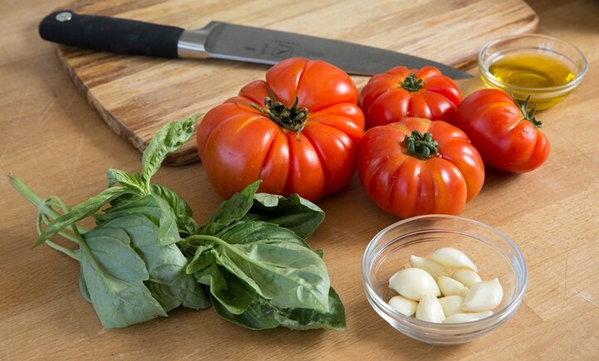 Image 5: Cocinar tres tipos de paella + postre (incluye 4 - comida de curso)