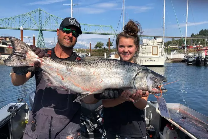 8-Hour Guided Fishing Adventure in Portland, Oregon - Primary Image