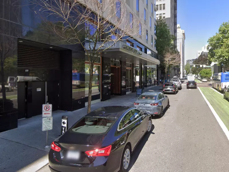 Parking at Courtyard City Center Portland - Valet Kiosk