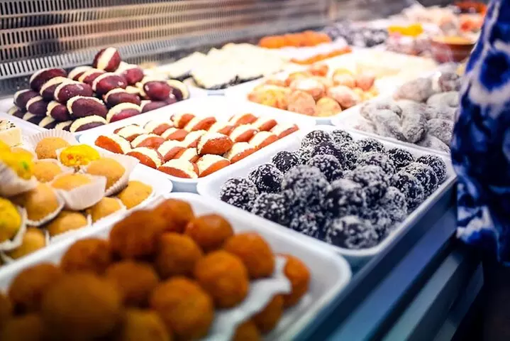 East London Indian Food Tour with 8+ Authentic Food Tastings