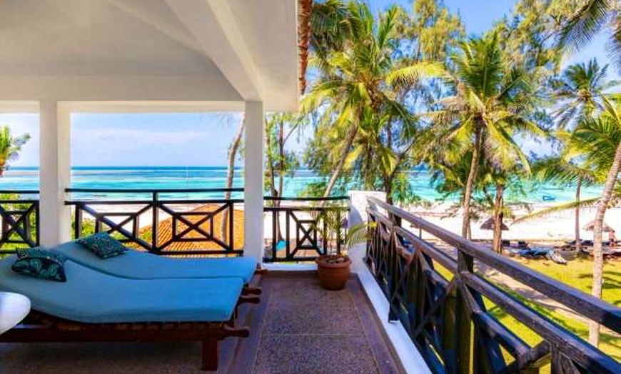 Image 10: ✈ KENYA | Diani Beach - Diani Sea Resort 4* - Face à la mer