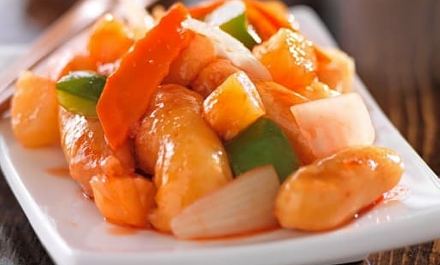 Image 8: 8% Cash Back at Asian Bistro
