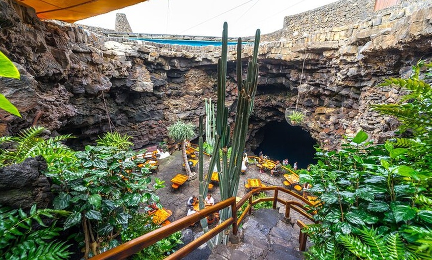 Image 2: Tour Privado Lanzarote Norte : Cuevas, Miradores & Pueblos