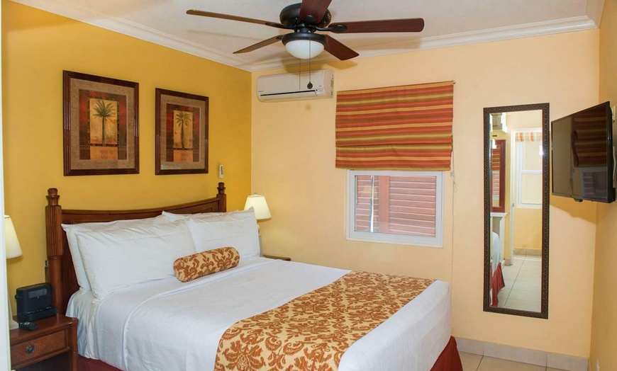 Image 7: ✈ BARBADE | Christ Church - Yellow Bird 3*, 5 nuit - Vue panoramique