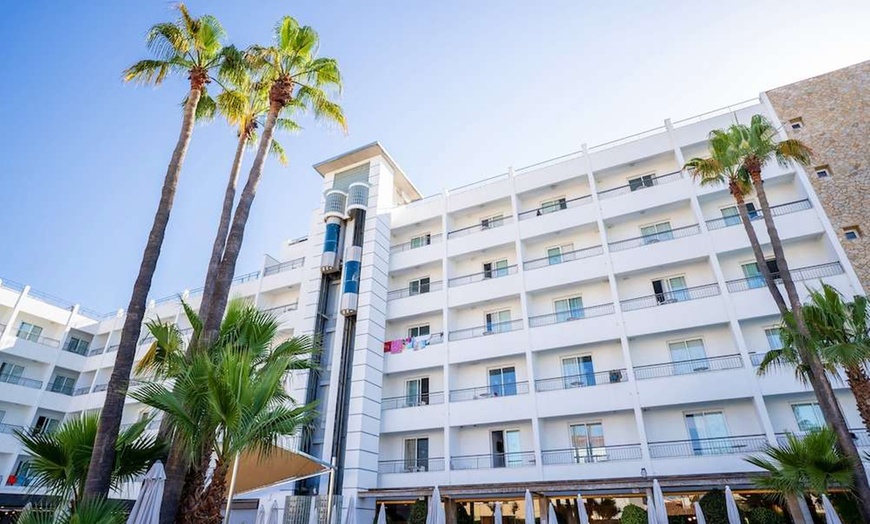 Image 63: ✈ COSTA BARCELONA | Pineda de Mar - Hotel Pineda Splash 4* - Baseny
