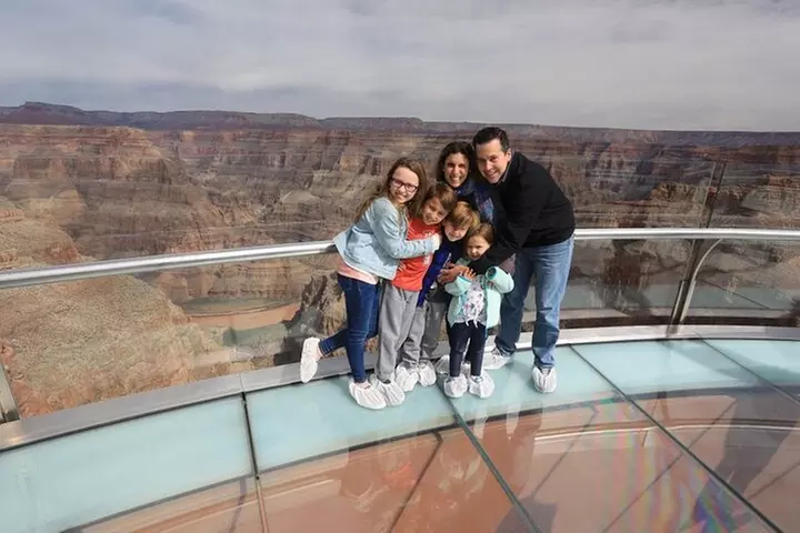 Grand Canyon Skywalk & Seven Magic Mountains Tour