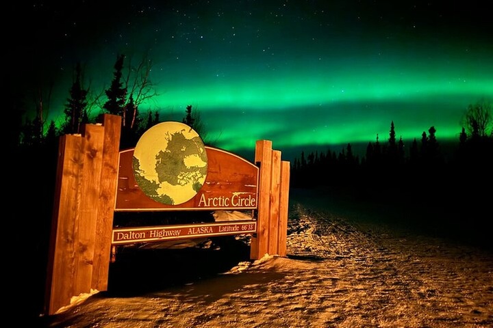 Northern Lights & Arctic Circle Tour