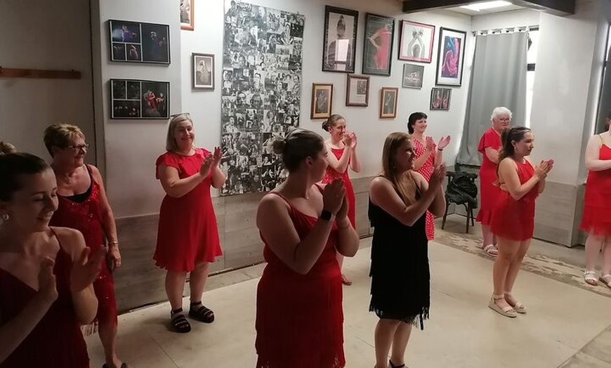 Image 2: Experiencia en clase de baile latino y salsa en Valencia