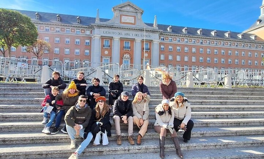 Image 10: Guerra Civil Española inicio de 2 Guerra Mundial, Guernica Franco