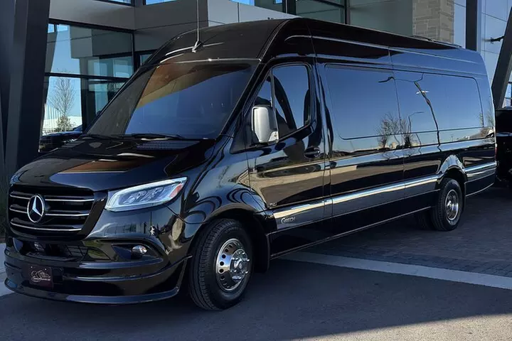 Airport transfer to Nashville Downton (up to 14 Passengers) - Primary Image