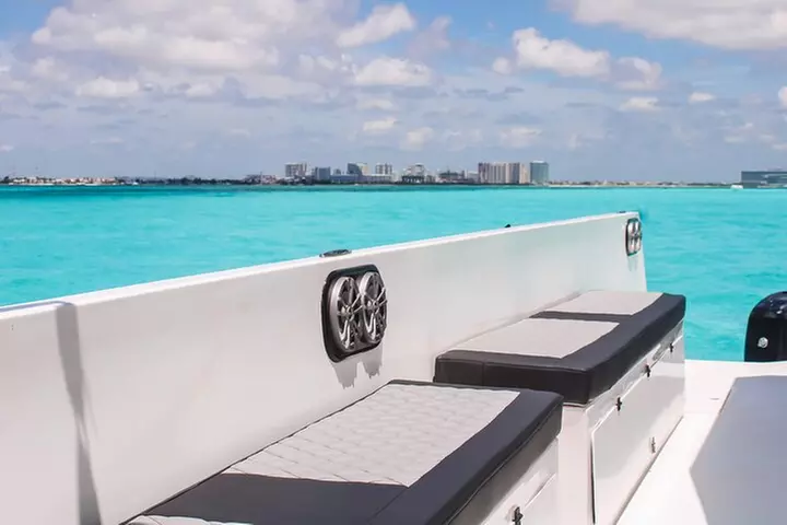 Private Atomic Catamaran Tour to Isla Mujeres