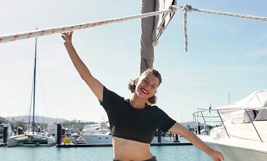 Image 2: Sunset Sail Cruise Airlie Beach