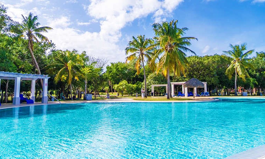 Image 1: ✈ CUBA | Varadero - Resonance Blu Varadero 4* - Piscine extérieure