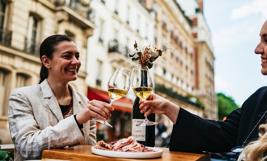 Image 11: Paris: Visite de la Rive Gauche Gastronomie & Vin avec une école cu...