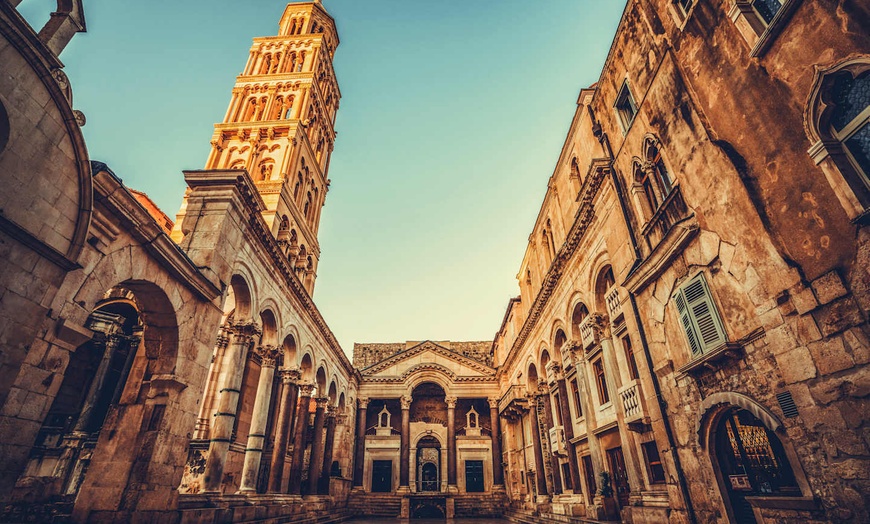 Image 17: ✈ CROATIE | Split - Charmante croisière en Dalmatie, 8 jours sur un...