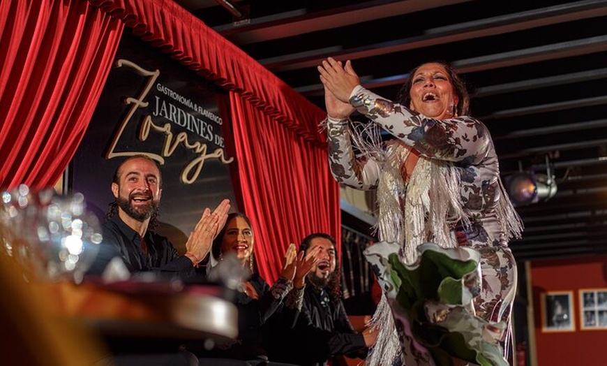 Image 22: Cena en una terraza del Albayzin y espectáculo flamenco en directo