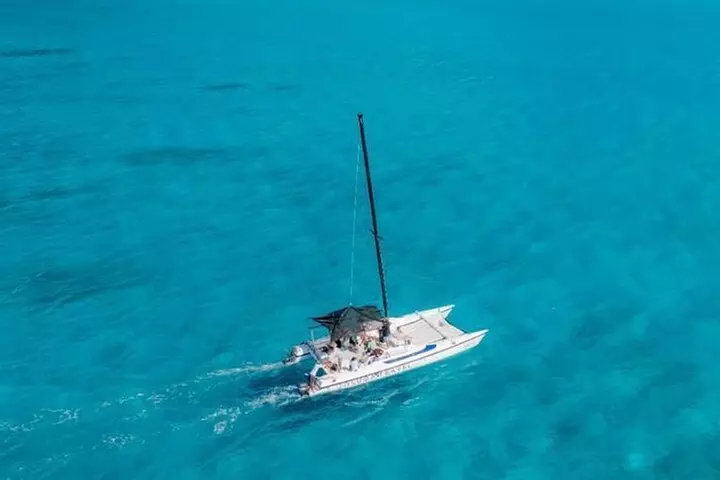 Private Catamaran Tour to Isla Mujeres