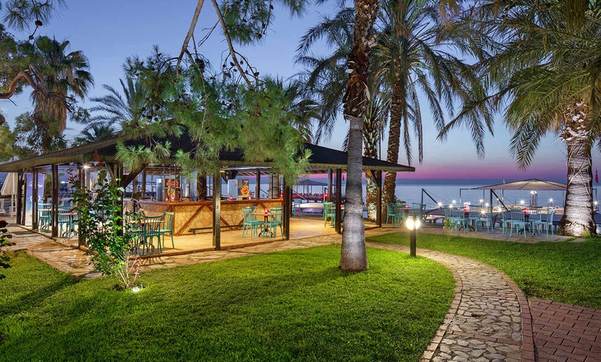 Image 3: ✈ ANTALYA ET SA RÉGION | Beldibi - Grand Ring Hotel 5* - Tout inclus